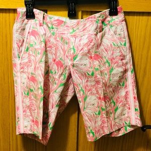 Lilly Pulitzer Chipper Shorts flamingo pink trim euc size 4 golf Bermuda short